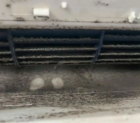 普陀空调吹的风有股烧焦味是怎么回事